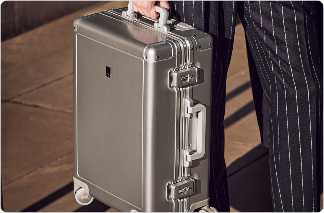 Best Hard-Shell Luggage Makers for Long-Term Travel Durability